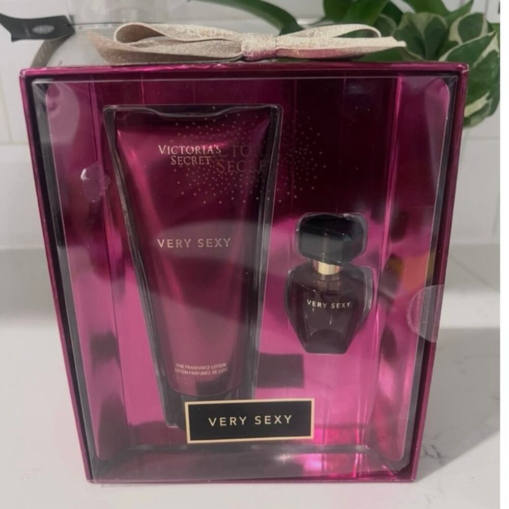 Victoria's Secret Very Sexy Mini Fragrance Duo Gift Set LIMITED EDITION NEW BOX